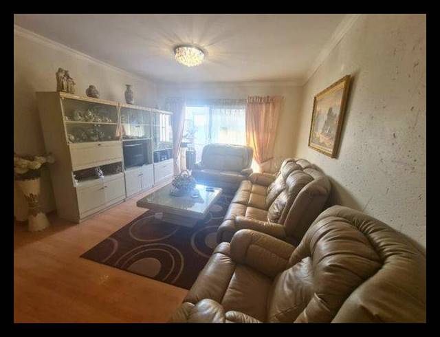 2 BEDROOM TOWNHOUSE FOR SALE IN NORTON PARK